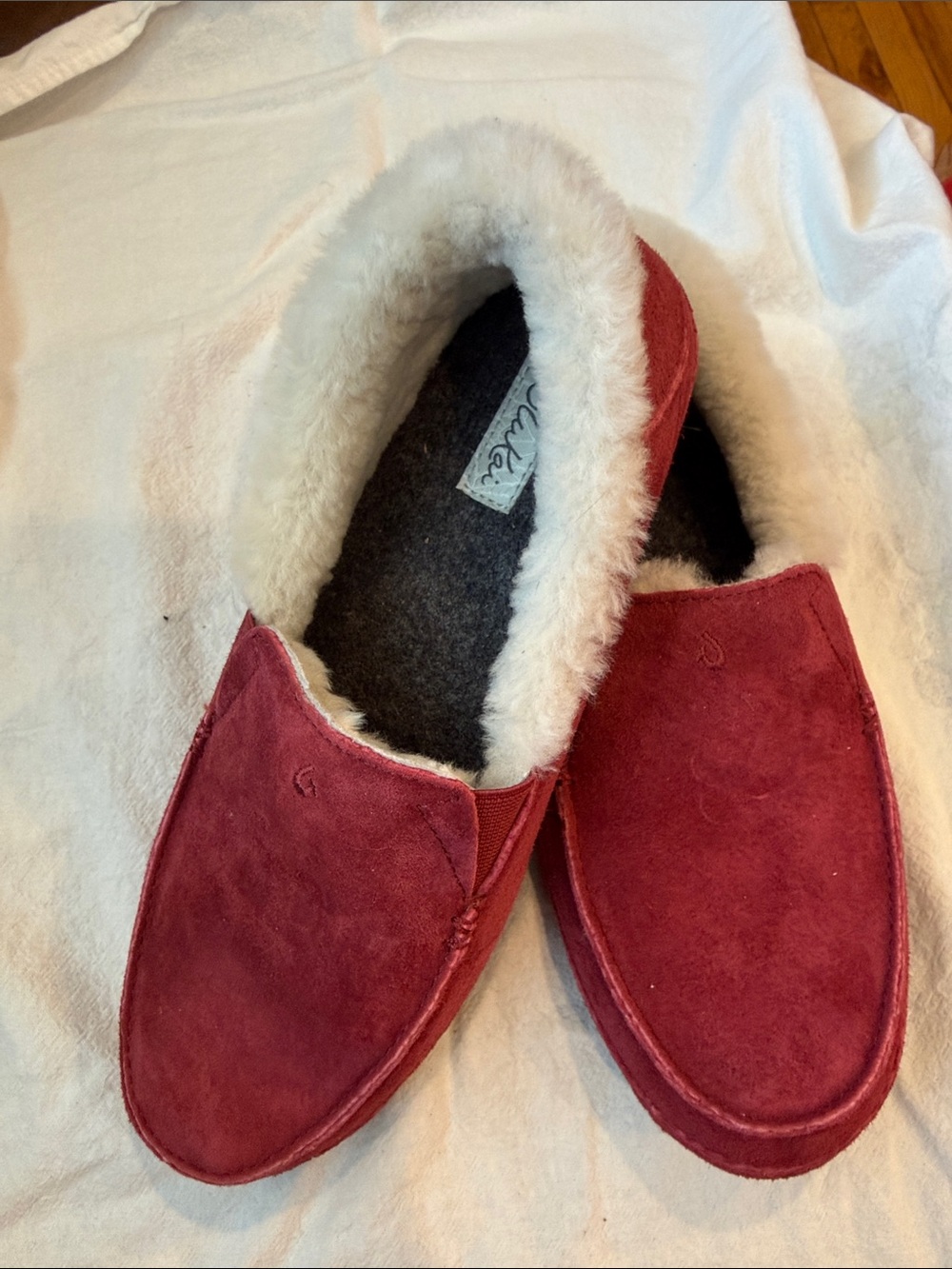 OluKai Ku’una Red Suede Shearling-Lined Flats